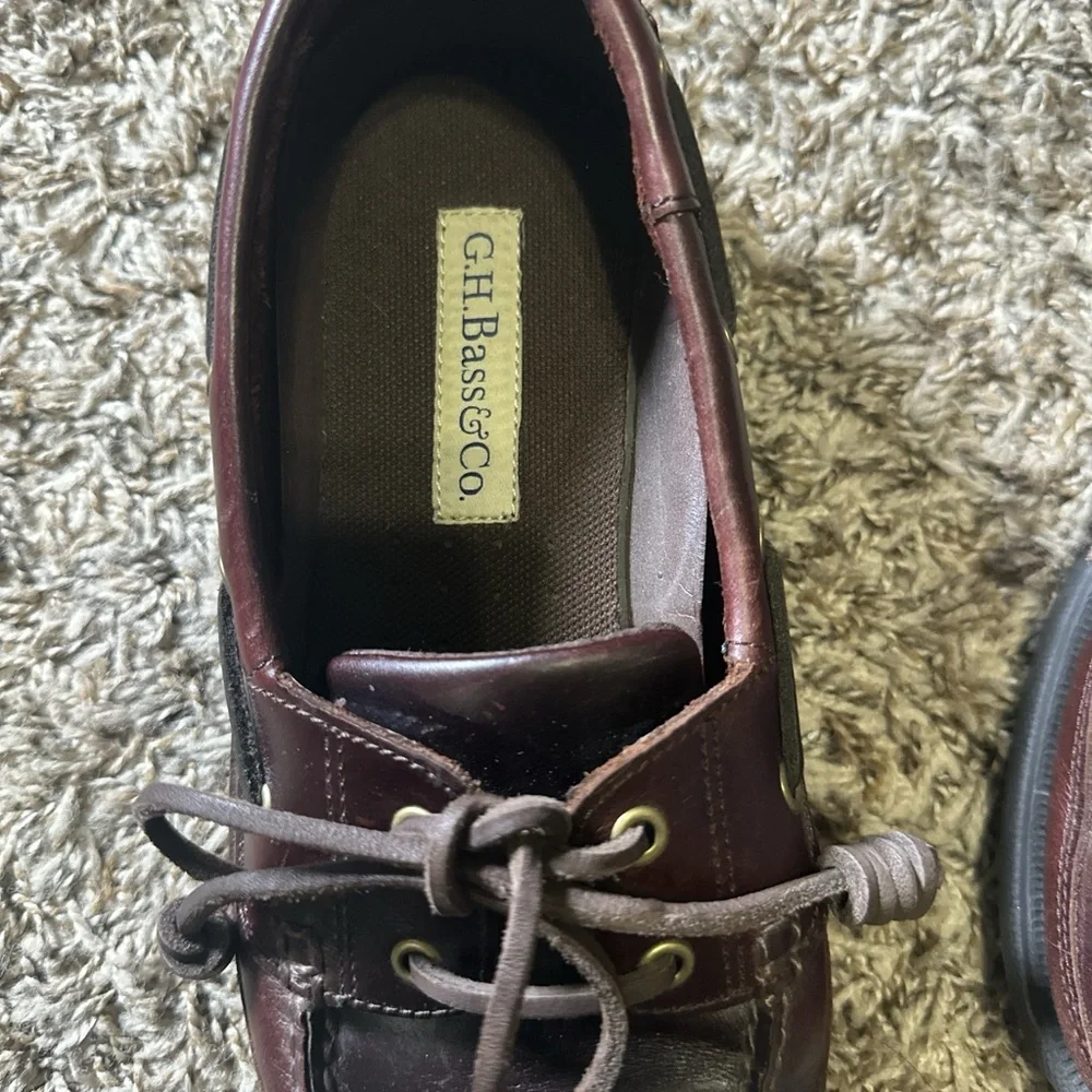 G H Bass Men's Leather Boat Shoes in Burgundy - Classic Lace-Up Moc Toe Size 8W